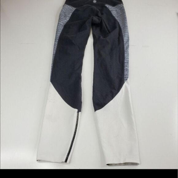 XS ATHLETA high rise jacquard flow black gray Chatarunga LEGGINGS extra small - Picture 9 of 14